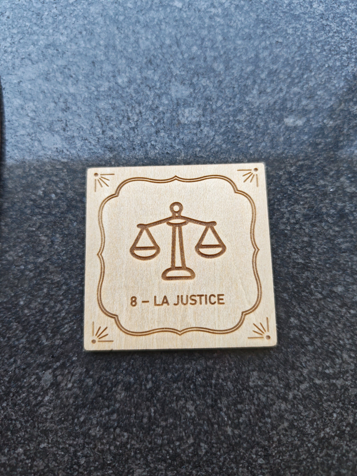 Cartes Oracle Sylva Sacra Arcana en bois de bouleau, ensemble artisanal de 23 pièces pour divination, par POUPOU Tarot.