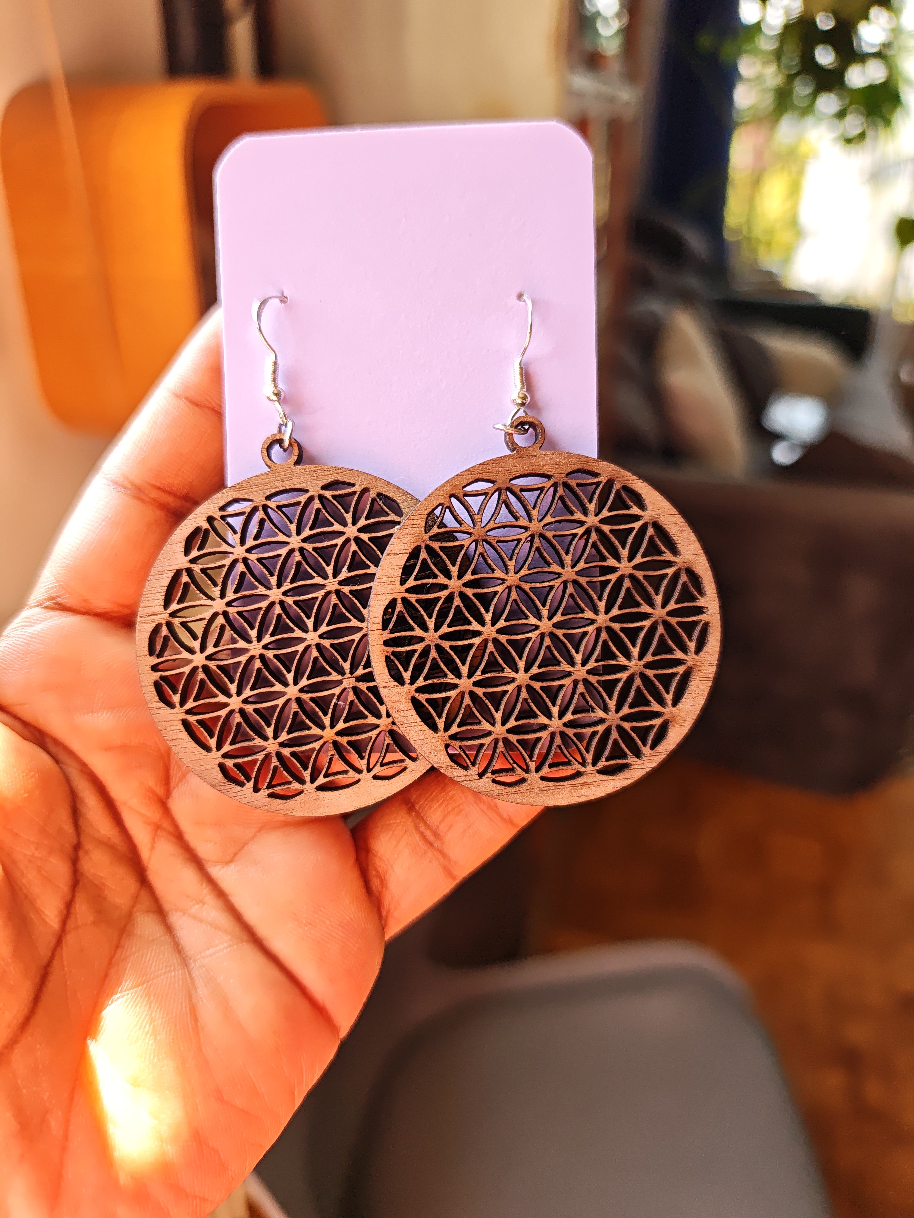 Boucles d’oreilles Fleur de Vie en bois de noyer