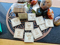 L' oracle Silva Sacra Arcana – Le bois sacré des arcanes - 23 pièces en bois