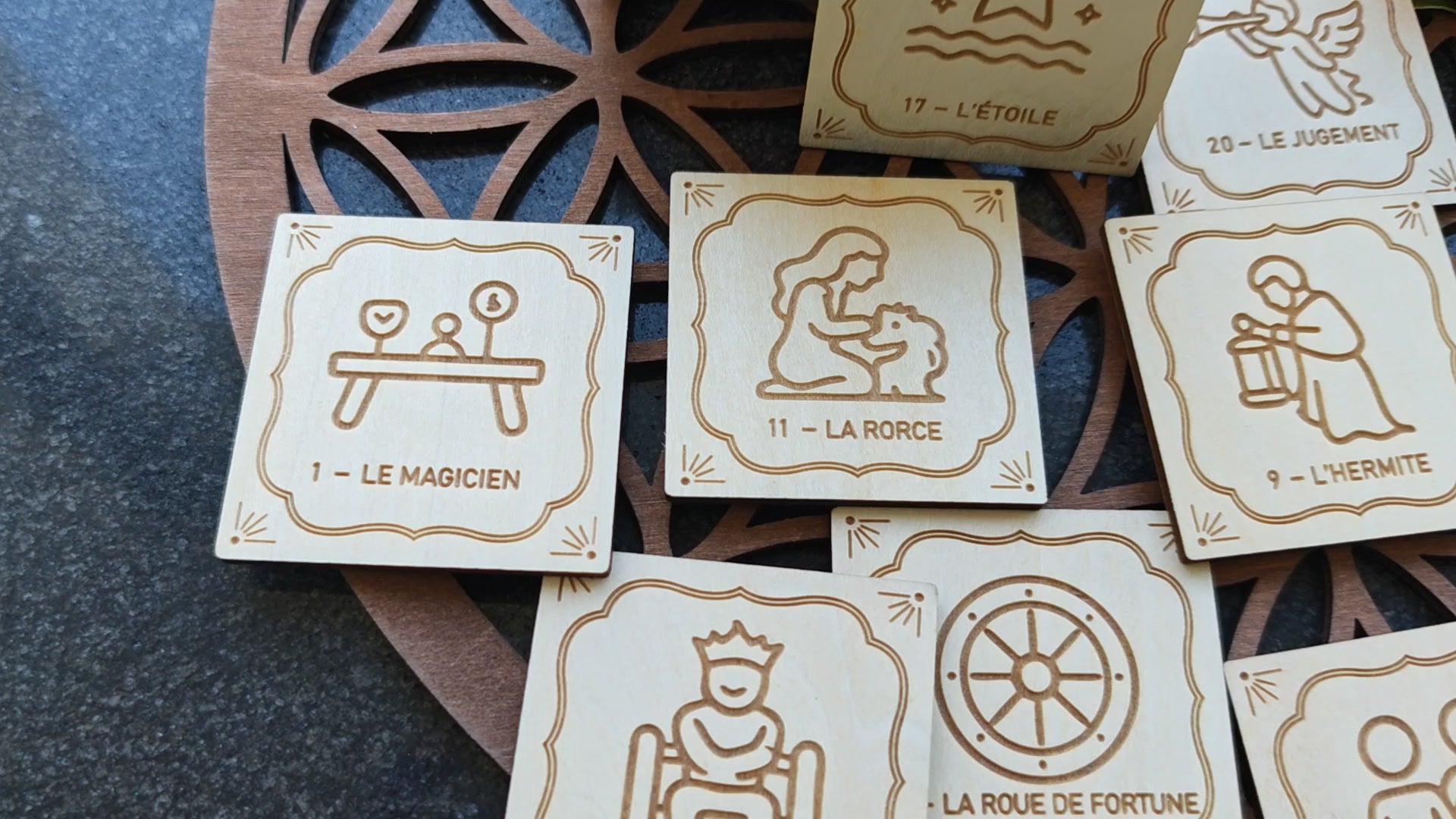 L' oracle Silva Sacra Arcana – Le bois sacré des arcanes - 23 pièces en bois