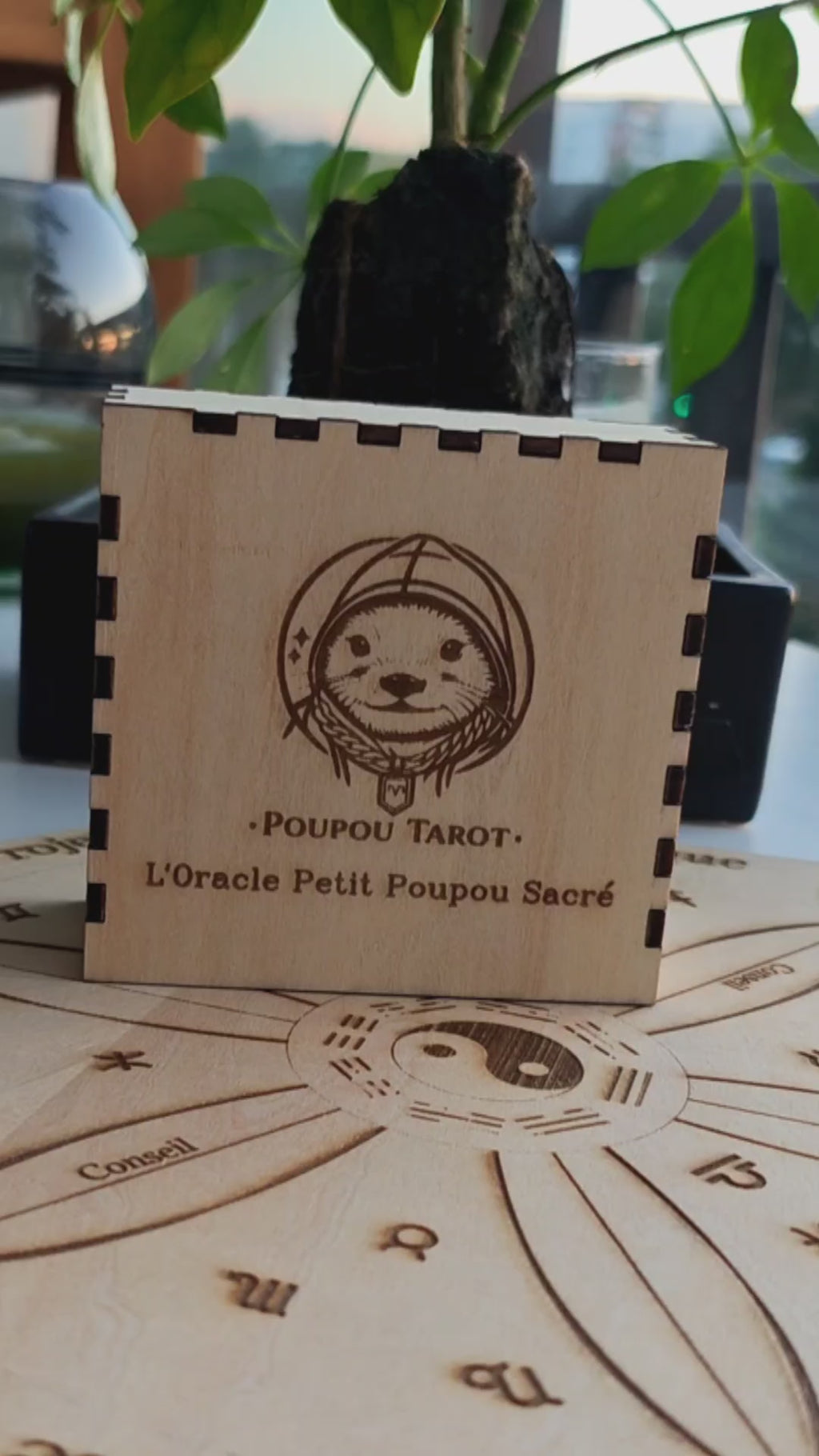 Petit Poupou Sacré - Oracle Divinatoire artisanal de 60 cartes